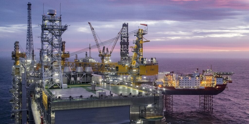 Norge fortsätter att leverera olja- och gas till Europa, och drar in storkovan på köpet.