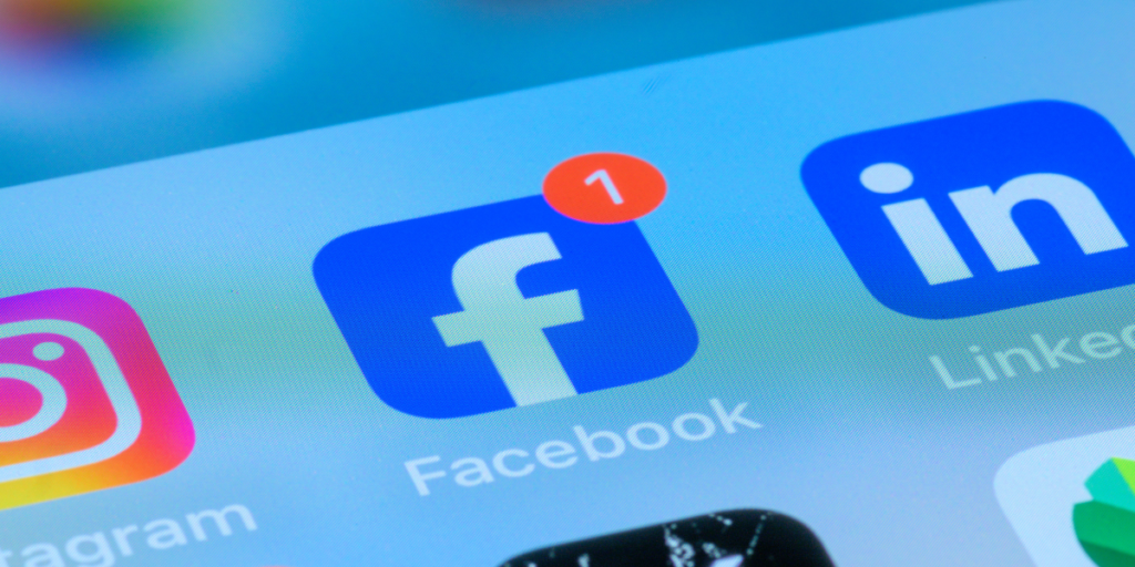 Facebook börjar spela ut sin roll ändå, många väljer bort Meta helt och även X av uppenbara skäl. (Foto: Magnus Lejhall/TT)