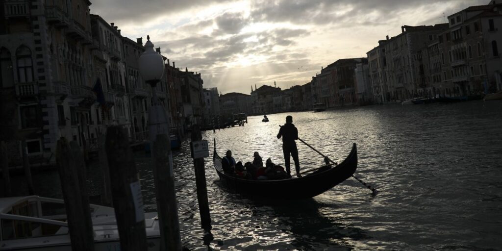 Venedig sjunker, kan den lyftas?