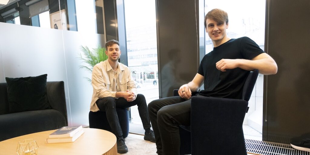 Anton Osika och Fabian Hedin, grundarna av AI-företaget Lovable.