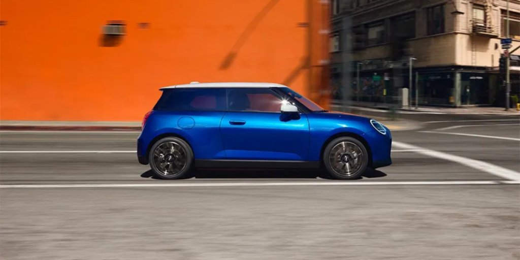 Mini Cooper E får bättre betyg även om de generellt är låga. (Foto: Mini)