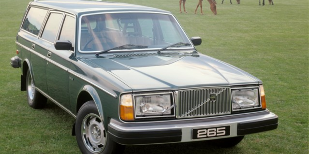 Så klart en Volvo fick plats också. Volvo 265 1975. (Foto: Volvo)