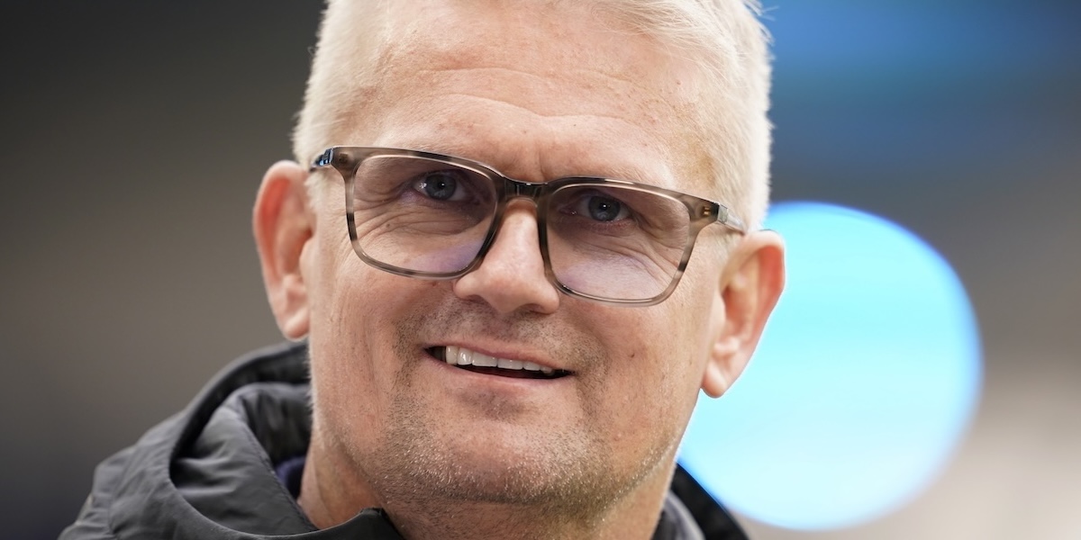 Fotbollspappan drog till skatteparadis