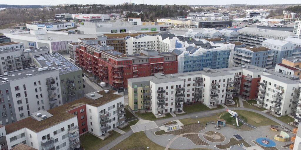 I Barkarbystaden har tusentals nya bostäder byggts – men många står fortfarande tomma.