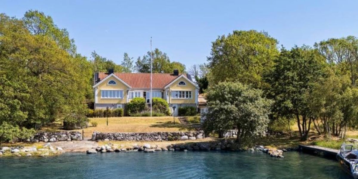 Nu säljer miljardären drömhuset