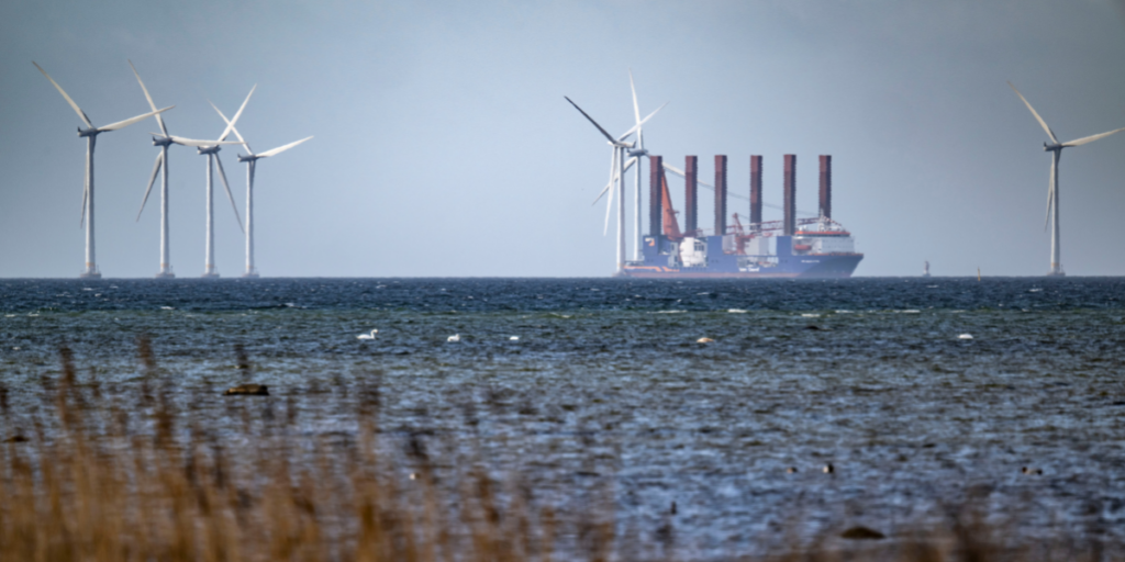 Vindparkerna behövs enligt Danmark men det kan bli dyrt. (Foto: Johan Nilsson/TT)
