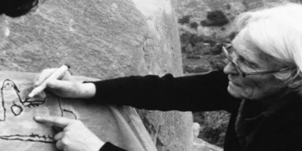 Maria Reiche, den tyskfödda matematikern och arkeologen som ägnade sitt liv åt att dokumentera och skydda Nazcalinjerna i Peru. (Foto: Nazcalinestour)