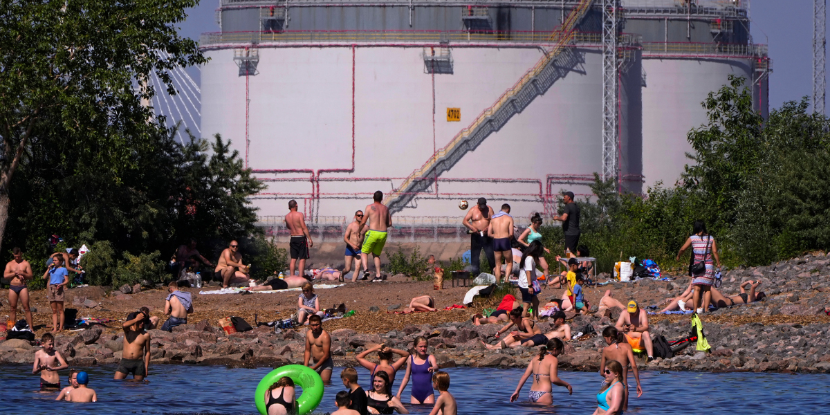 Snart så simmar marknaden i billig olja