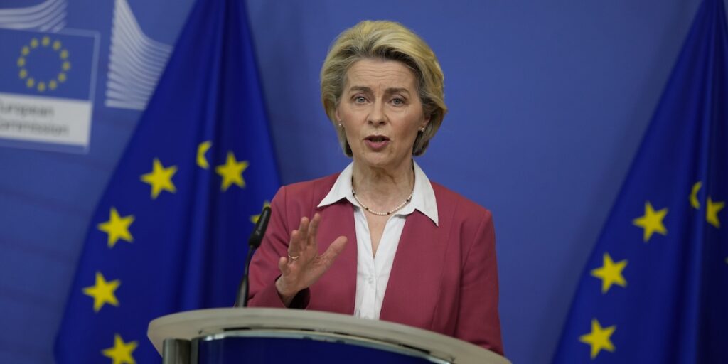 EU-kommissionens ordförande Ursula von der Leyen vill göra Europa till en ledare på chipmarknaden. (AP Photo/Virginia Mayo/TT)