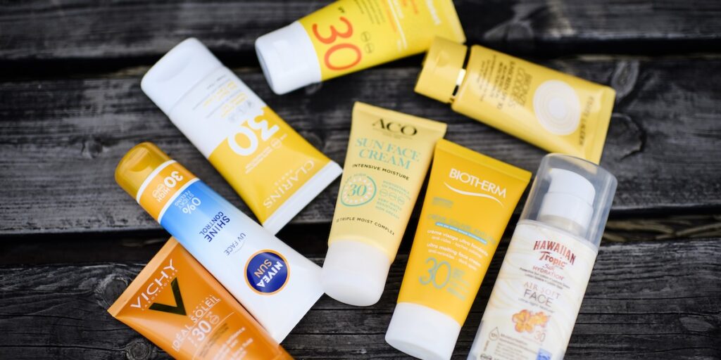 Mineral eller kemisk solkräm? Forskare menar att skillnaden är mindre än många tror.