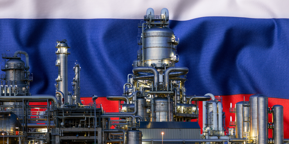 Smällar i Rysslands största oljeraffinaderi