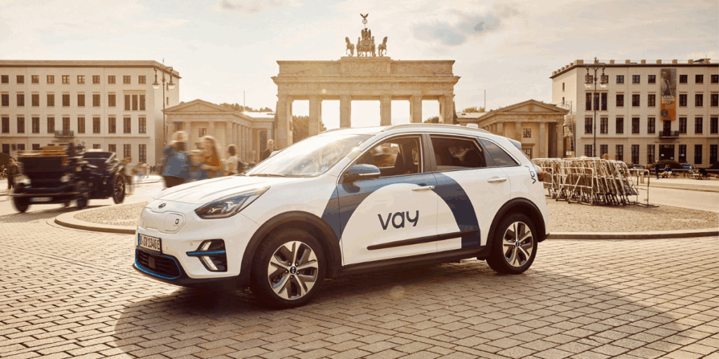 Bilen i fråga på Brandenburg torg. (Foto: Vay)