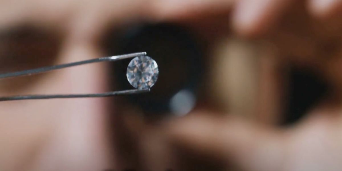 Lyxjuvelerare blåste rika – och försvann