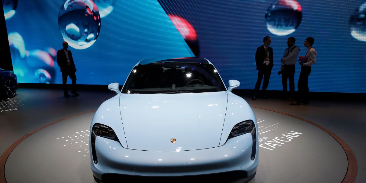 Porsche stora sänket på Europas börser