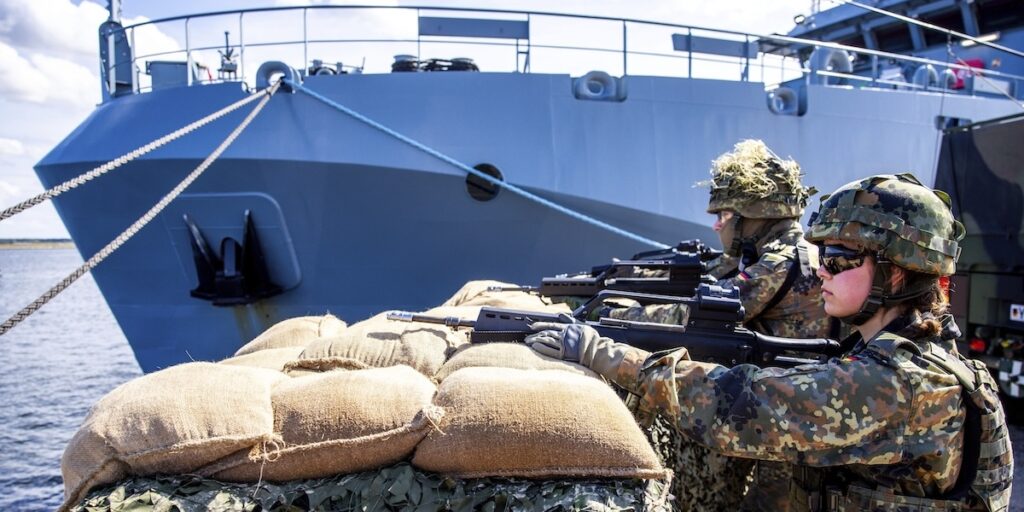 Ryssland testar Nato med sina drönarattacker, vilket kan leda till att artkel 5 aktiveras.
