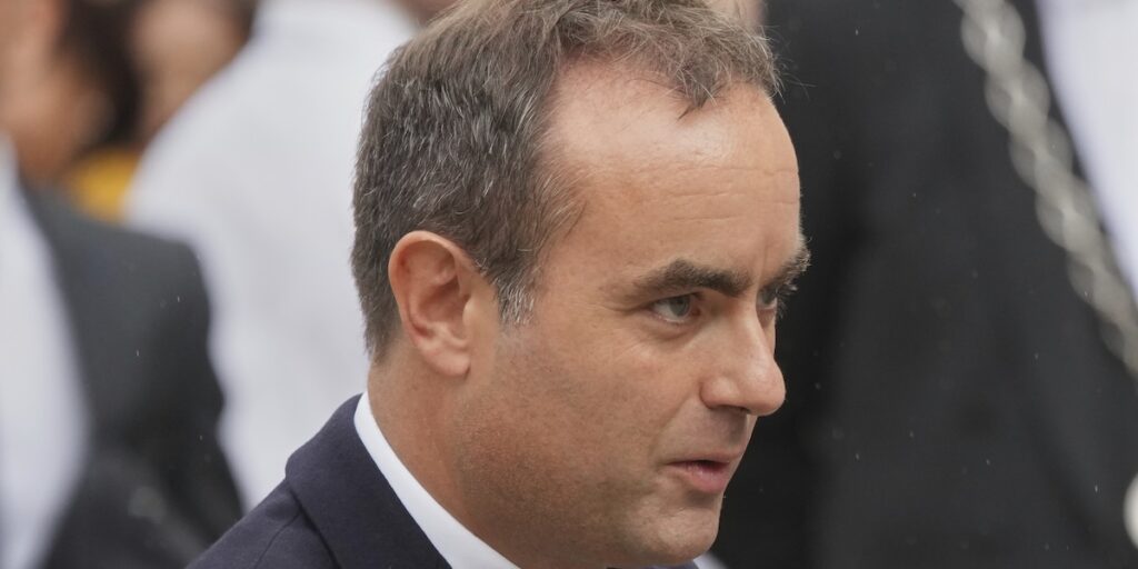 "Skatterättvisa" är ordet från premiärminister Sébastien Lecornu, som ändå varnar för riskerna. (Foto: AP/Christophe Ena/TT)