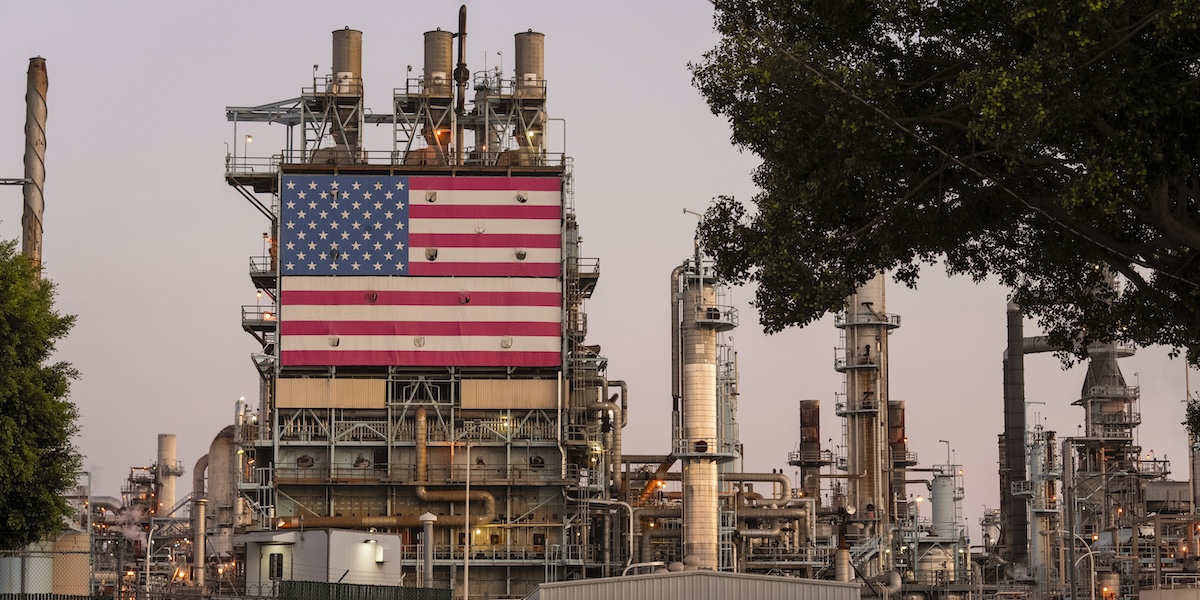 Låga priser tvingar oljeindustrin till varsel i USA