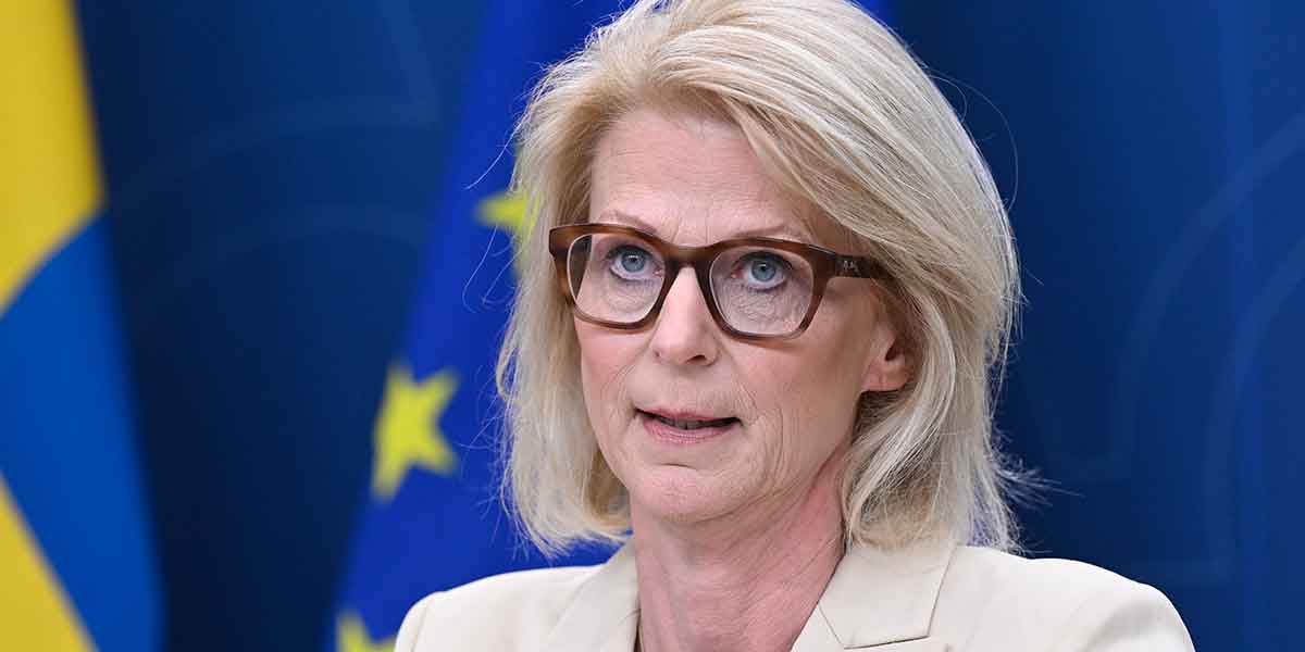 Efter Svantessons attack: Bankerna slår tillbaka