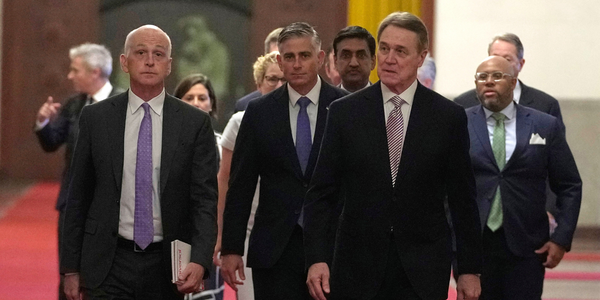 USA och Kina i hårda förhandlingar – kamp om metaller, TikTok och flygjätteaffär