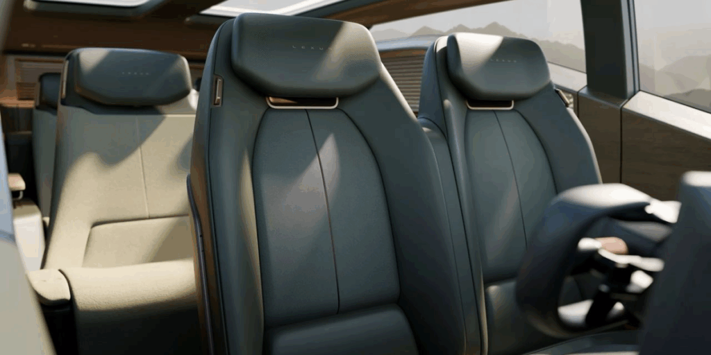 Olika färger och stolstyper visas upp på bilderna. (Foto: Lexus)