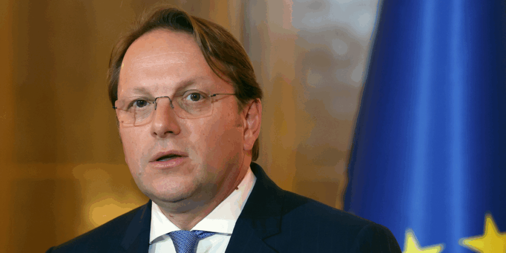 Spionmisstankar riktas mot den ungerska EU-parlamentarikern Olivér Várhelyi.(Foto: Franz Shurda/AP/TT)