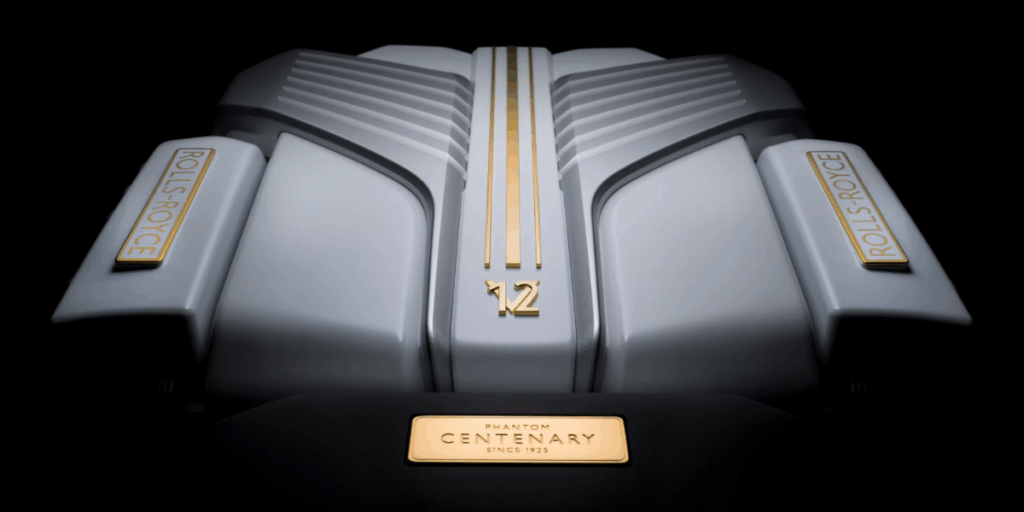 V12-motor på 6,75 liter med ett specialdesignat lock i Arctic White, detaljerat med 24 karats guld. (Foto: Rolls-Royce)