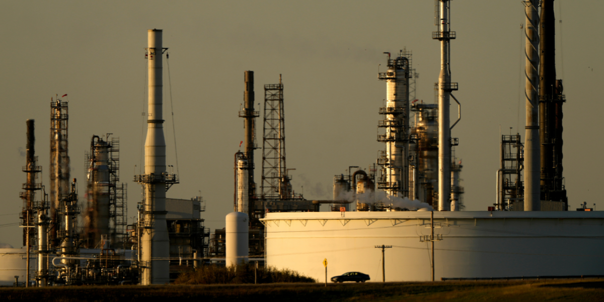 Efter prisraset: Därför stabiliseras oljepriset nu