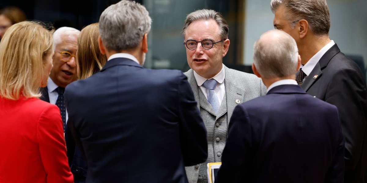 Så ska EU pressa fram pengar till Ukraina