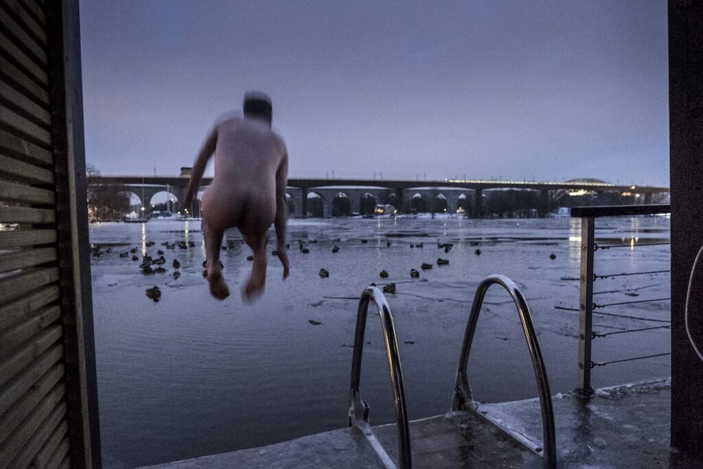 Bada bastu, gärna under vintern  är en trend som sprider sig på många håll.
