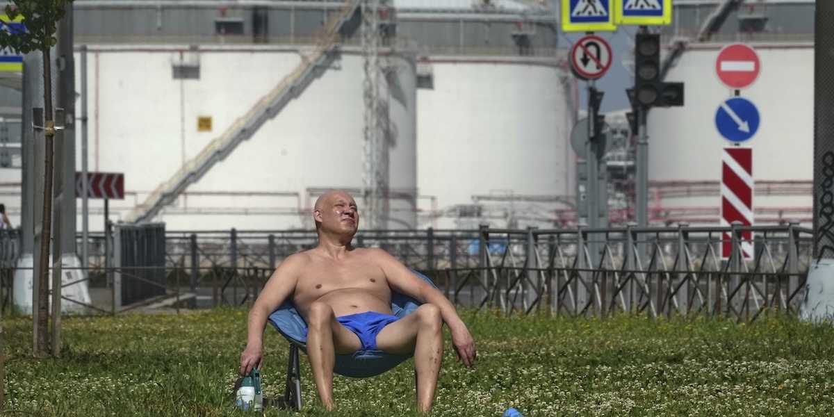 Ryssland tvingas importera bensin från Kina efter Ukrainas fullträff