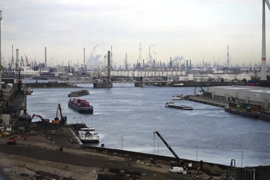 Hamnen i Antwerpen är en inkörsport för droger till hela Europa.