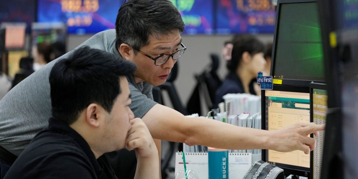 Börserna i Asien faller – Japan ned nära 3 procent