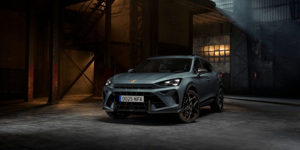 Här är hela skönheten. Deras signaturfärg är en fröjd. (Foto: Cupra)