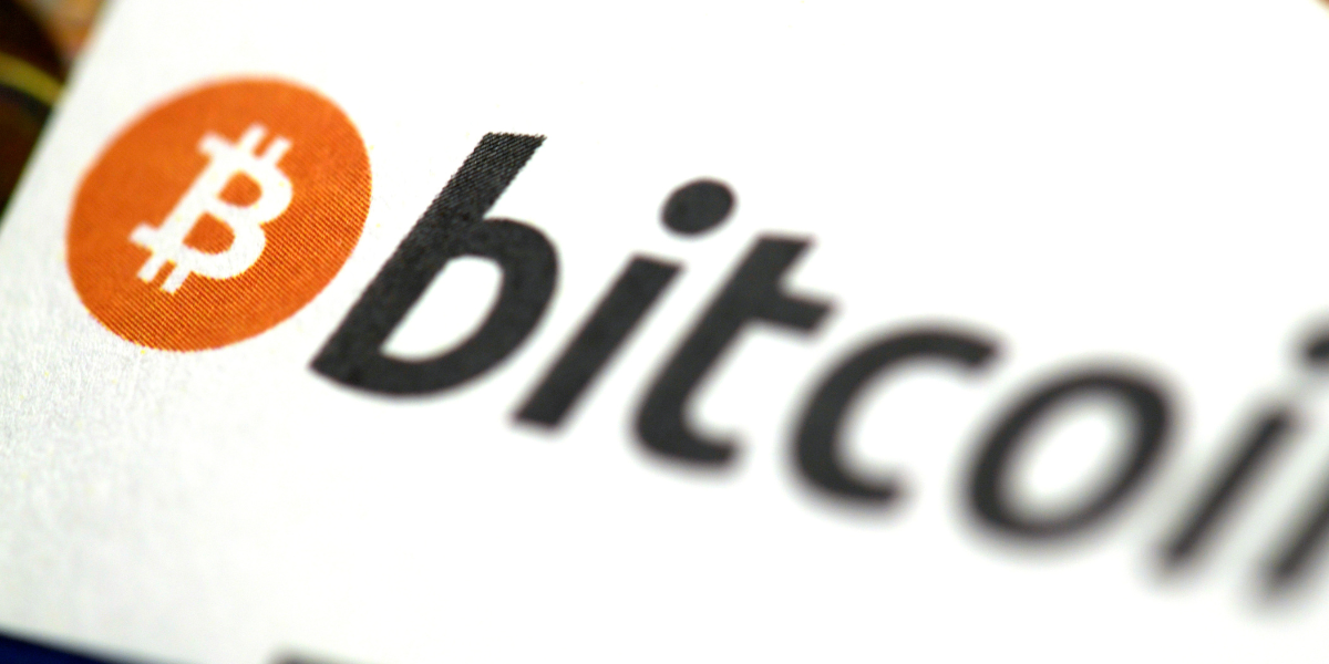 Tre stora smällar – därför faller bitcoin igen