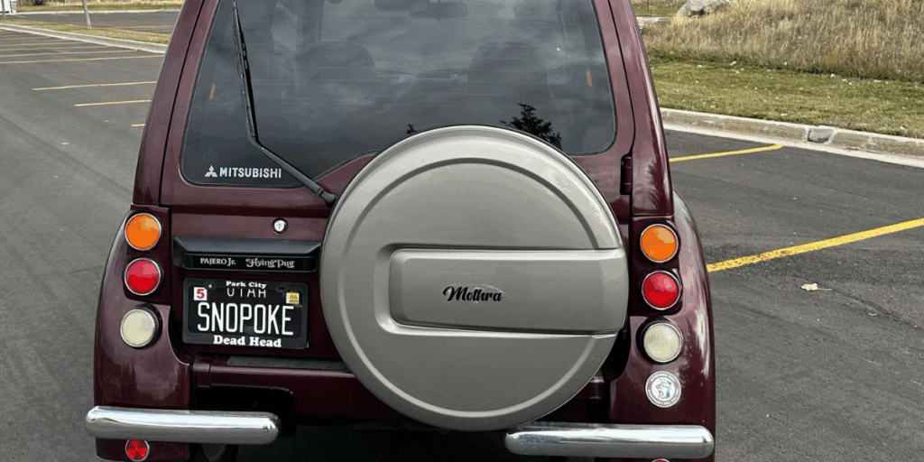 Bra med reservhjul ändå, speciellt om man ger sig ut i terrängen. (Foto: Cars and bids)