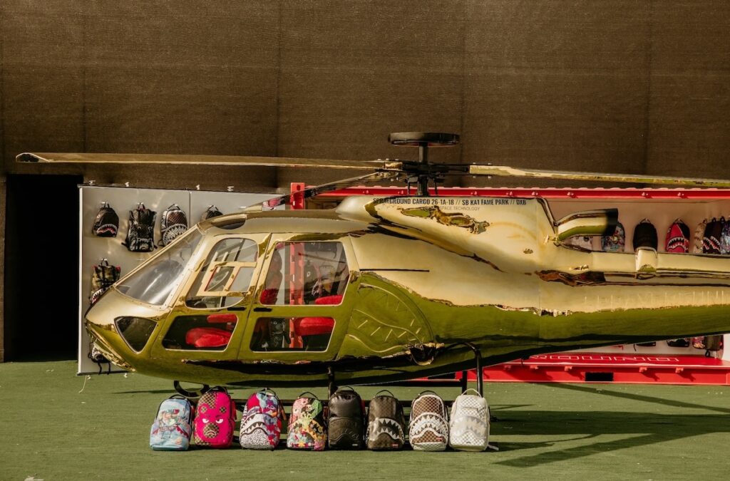"Gold Chopper" visas upp på Dubai Airshow. 