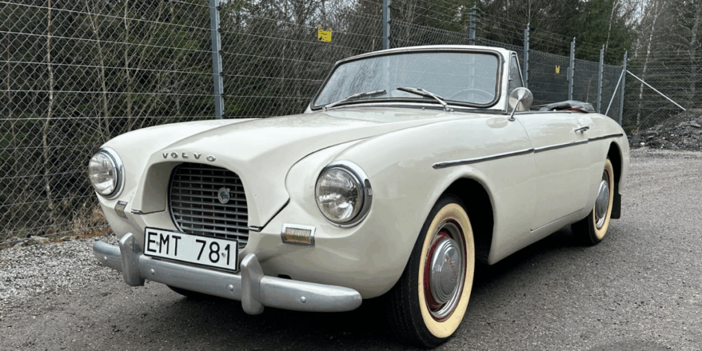 Inspirerad av Amerikanska sportvagnar. (Foto: Bilweb Auctions)