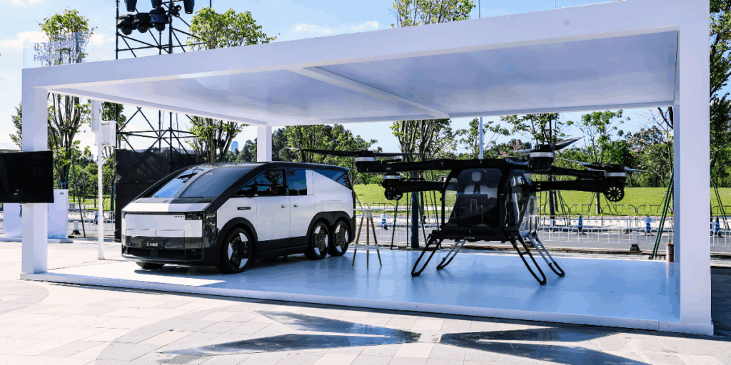 Har ni plats på uppfarten för både laddstolpe och landningsplatta. (Foto: XPENG)