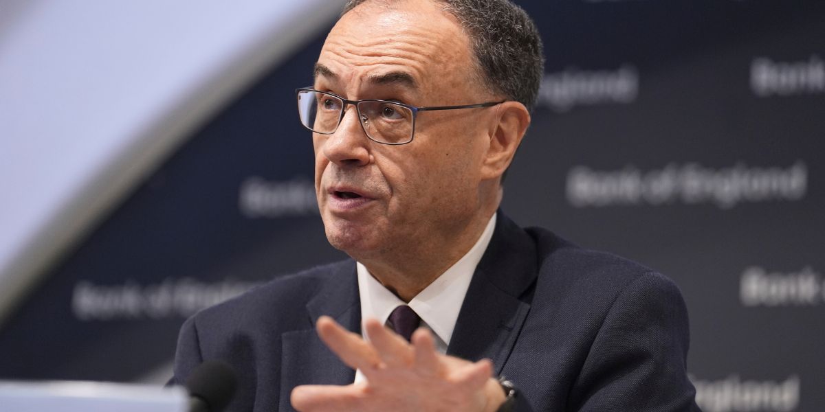 Storbritanniens centralbank rör inte räntan nu