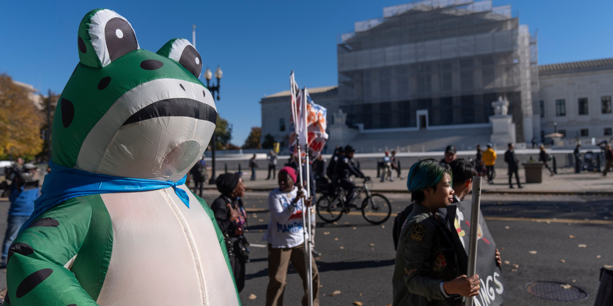 Högsta domstolen ifrågasätter Trumps tullar – glädje på börsen