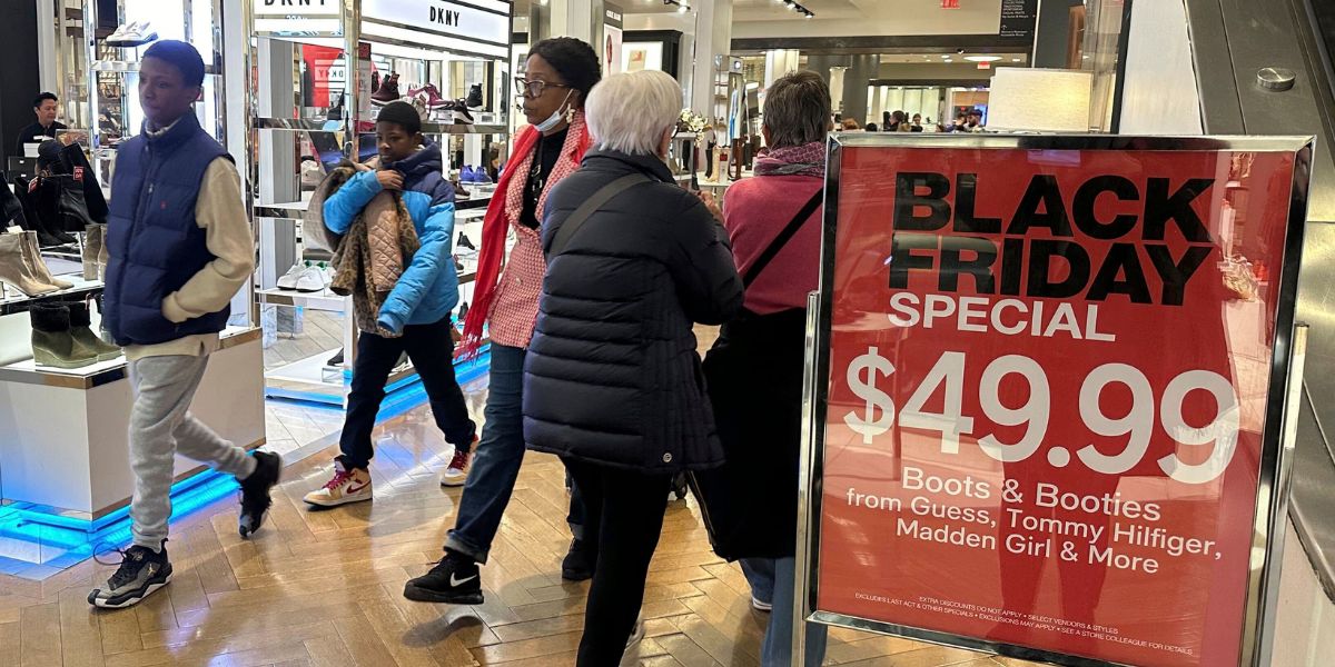 Black Friday räddningen för pressade amerikaner
