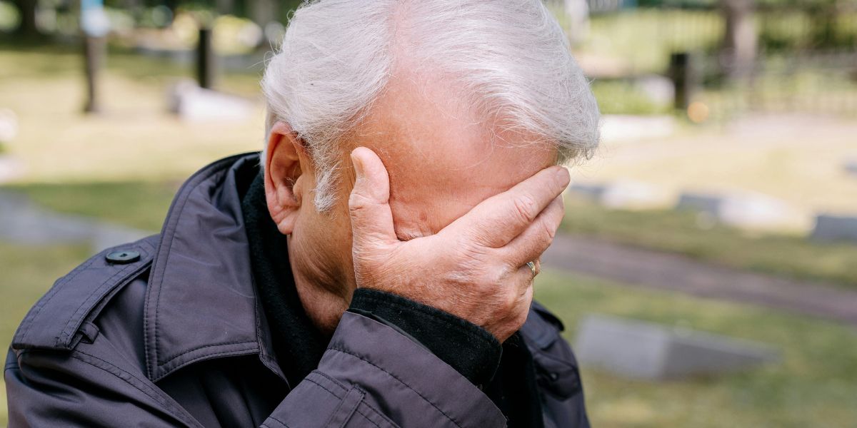 Pressade politiker vill ta dina pensionspengar