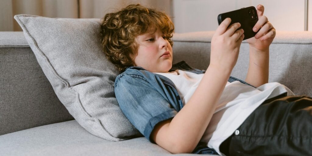 Om en månad är det slutsurfat på sociala medier för Australiens unga. Eller är det verkligen det?