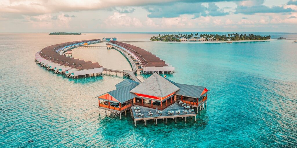 Cassidy O’Hagan arbetade som nanny på Maldiverna under en resa med en miljardärsfamilj. Foto: Unsplash)