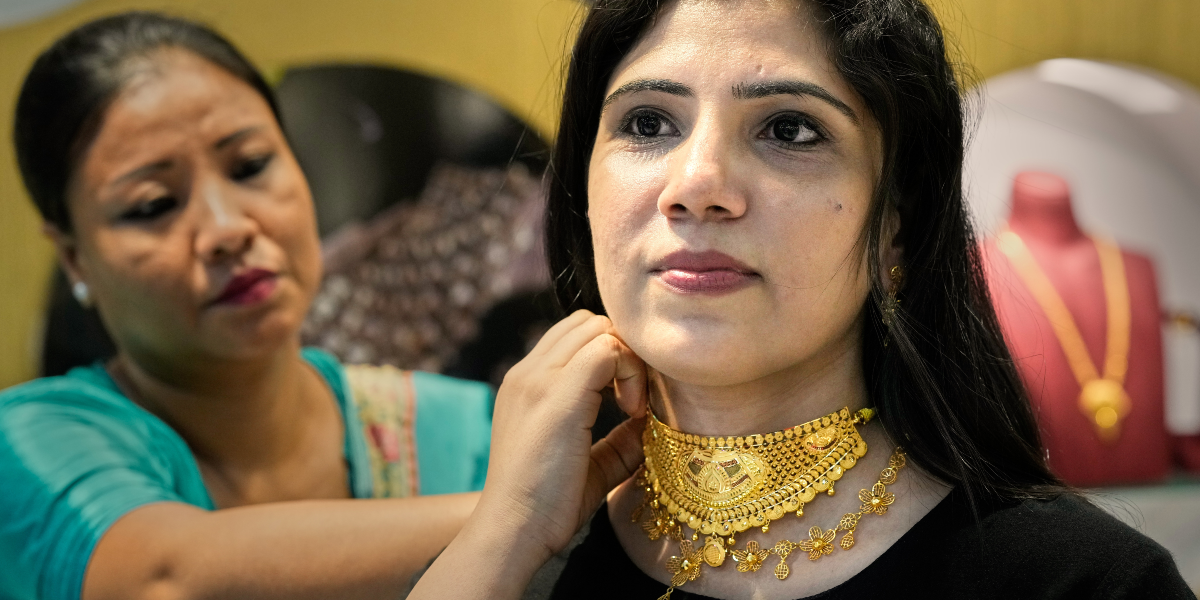 Pantsatt guld har gjort familjen till miljardärer