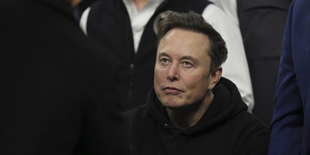 Elon Musk är vd för Tesla.