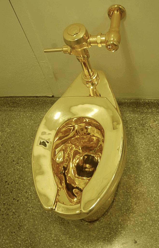 Den första versionen av "America" stals 2019. 