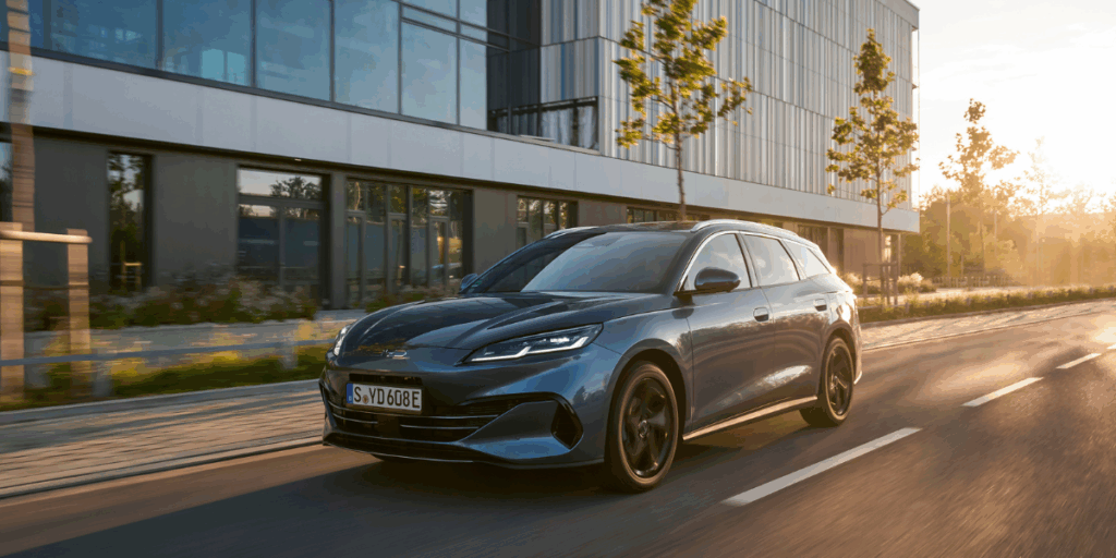 BYD Seal 6 DM-i Touring är den andra nykomlingen. (Foto: BYD)