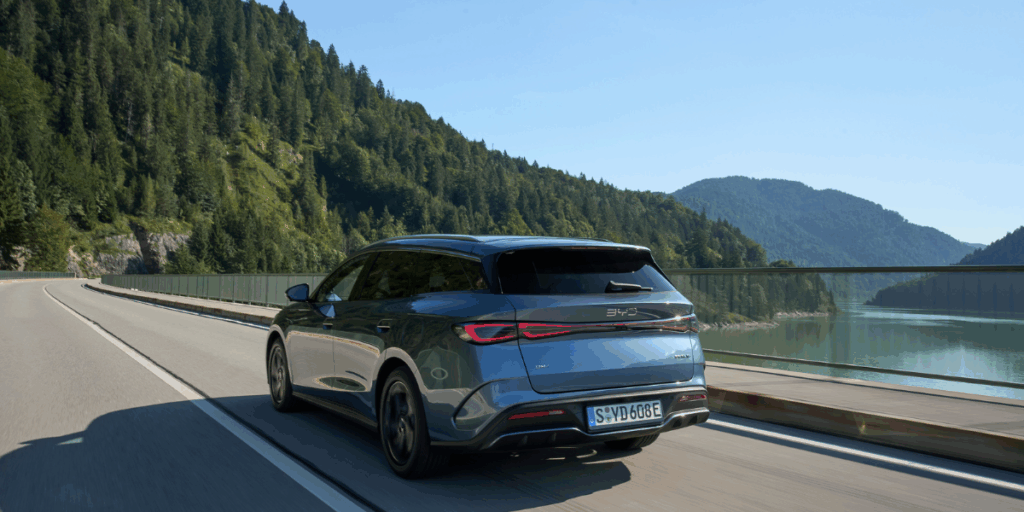 En kombi på hybrid i BYD Seal 6 DM-i Touring. (Foto: BYD)