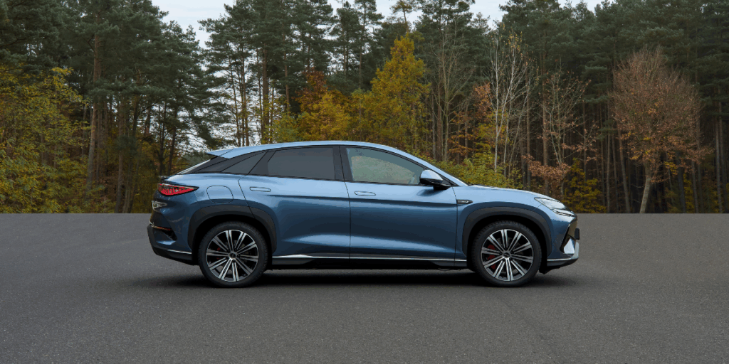 BYD Sealion 7 säger hej med en, låt oss säga ganska trista uppsyn. (Foto: BYD)